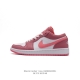耐克 乔丹Air Jordan 1 Low AJ1 乔1 乔丹1代aj1 低帮复古文化休闲运动篮球鞋。该鞋款从 1985 年元年款汲取设计灵感，焕新演绎简约经典