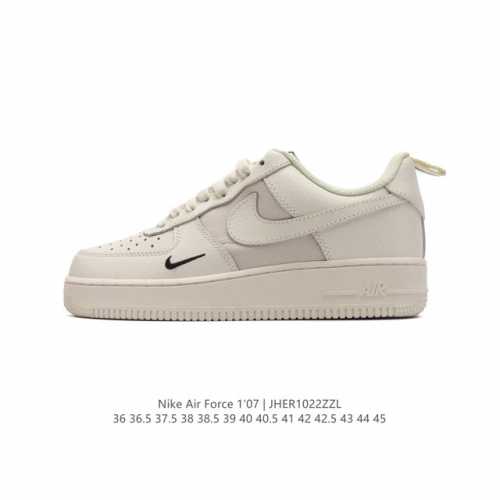 耐克 Nike Air Force 1 '07 Low 空军一号含气垫 低帮百搭厚底增高休闲运动板鞋。柔软、弹性十足的缓震性能和出色的中底设计，横跨复古与现代的