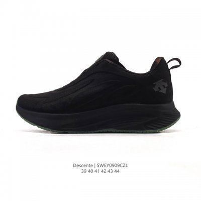 新品公司级 Descente Cron Racer 迪桑特休闲鞋，男款设计，迪桑特Cron Racer系列是一款融合日系极简设计与功能科技的多场景休闲鞋，核心特