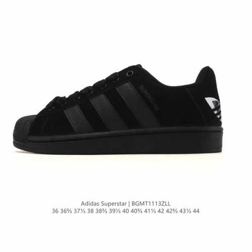 阿迪达斯 Adidas Superstar 2025年新款鞋子 经典贝壳头系列 新款休闲板鞋潮流男女士运动鞋 。鞋面皮革拼接材质 标志性的贝壳鞋头，简约的线条。