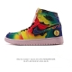 真标Aj1 X Jbalvin雷鬼天王联名笑脸彩虹扎染 美国雷鬼歌手Jbalvin 与拉丁天后 Jennifer Lopez 和 Shakira 同台表演。其身