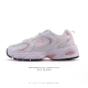 真标 新百伦 Nb530 New Balance 530 复跑古鞋 厚底增高老爹鞋 缓震运动慢跑鞋。Nb530这鞋双确实是Nb家经复典古款式之一，以全科新技诠释