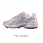 Asics 亚瑟士 新款情侣健步减震复古鞋Gel-1 女时尚透气运动潮流耐磨休闲鞋 。选用网眼与皮革相接，复古而富有层次感。网布搭配银色金属感线条，虎爪 Log