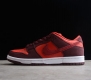 Nike SB Dunk Low Cherry 复古体闲板鞋 紫 红樱桃 本款Nike SB Dunk Low采用红色皮革底座 搭配深红色翻毛皮Swoosh鞋