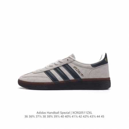 阿迪达斯 Adidas Handball Spezial 三叶草学院风复古休闲板鞋 德训鞋 橡胶底柔软皮革经典运动鞋板鞋。圆头、缝合拼接设计、正面绑带、鞋舌部位 - 点击图像关闭