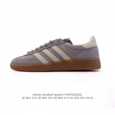 阿迪达斯 Adidas Handball Spezial 低帮三叶草学院风复古休闲板鞋 德训鞋 橡胶底柔软皮革经典运动鞋板鞋。圆头、缝合拼接设计、正面绑带、鞋舌