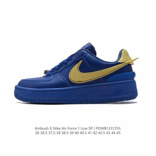耐克 空军一号 Af1 低帮休闲板鞋 Ambush X Nk Air Force 7 Low Sp 空军一号联名标志性的swoosh延伸至鞋跟之外，鞋舌和鞋垫上