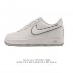 耐克 Nike Air Force 1 '07 Low 空军一号含气垫 小白鞋 低帮百搭厚底增高休闲运动板鞋。柔软、弹性十足的缓震性能和出色的中底设计，横跨复古