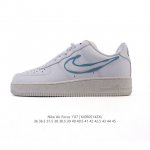 耐克 Nike Air Force 1 '07 Low 空军一号含气垫 低帮百搭厚底增高 小白鞋 休闲运动板鞋。柔软、弹性十足的缓震性能和出色的中底设计，横跨复