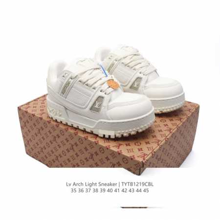 公司级 头层皮 路易威登 Louis Vuitton Lv路易威登板鞋 时尚运动鞋 潮厚底增高鞋 。舒适防滑底和百搭性霸屏整个时尚娱乐圈，细节调整完美主义！采用 - 点击图像关闭