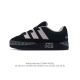 阿迪达斯 Adidas Adimatic 马蒂奇系列低帮复古鲨鱼面包鞋运动休闲滑板板鞋。整个鞋面由牛皮革制成，搭配品牌标志性大尺寸三条纹 Logo，超宽鞋带作为