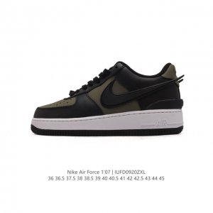 耐克 空军一号 Af1 低帮休闲板鞋 Ambush X Nk Air Force 7 Low Sp 空军一号联名标志性的swoosh延伸至鞋跟之外，鞋舌和鞋垫上
