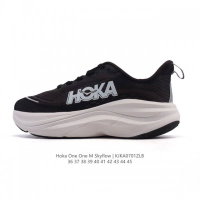 Hoka One One Skyflow 匠心独运的运动跑鞋 厚底增高老爹鞋 Hoka Skyflow 采用了精致的纱架提花鞋面，缔造出一种宛如量身定制般的贴合