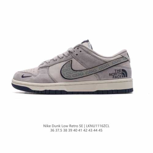 真标 耐克 Nike Dunk Low Retro 运动鞋复古板鞋 北面 北脸联名。作为 80 年代经典篮球鞋款，起初专为硬木球场打造，后来成为席卷街头的时尚标