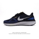耐克 Nike Zoom Winflo 25 登月25代 跑鞋透气缓震疾速跑鞋 采用透气网眼鞋面搭配外翻式鞋口，为脚跟区域营造出色舒适度，而在鞋底部分，搭载全掌