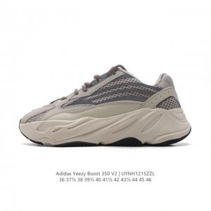 阿迪达斯adidas Yeezy 700 V2 3M反光椰子厚底男女老爹鞋缓震透气舒适中性跑鞋。在原鞋型yeezy Boost 700稍作修改，整体鞋型流线型更