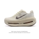 公司级 耐克 Nike Vomero Premium耐克顶级迈柔 缓震慢跑运动鞋全能训练跑鞋，作为耐克超强缓震路跑鞋的巅峰之作，Vomero Premium专为