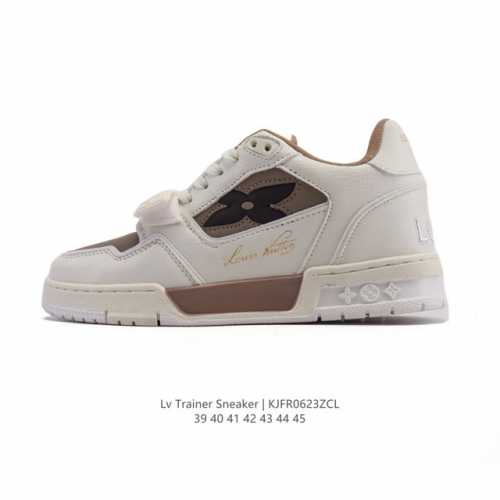 公司级 Lv Skate Sneaker 路易威登 2025年新款运动板鞋 蛇年限定 春夏秀场初次亮相，此次以粒面牛皮革焕新呈现。加垫鞋领和鞋舌援引滑板鞋设计，