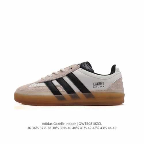 阿迪达斯 Adidas Originals Gazelle Indoor 复古三叶草防滑透明橡胶板鞋经典运动鞋。这款经典鞋,忠于原版设计,缀撞色三条纹和鞋跟饰片