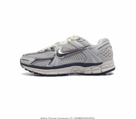 耐克 Nike 耐克夏季 Zoom Vomero 5 运动鞋休闲训练跑步鞋 Nike Zoom Vomero 5 男女子运动鞋妥帖包覆足部 提供透气支撑效果 耐 - 点击图像关闭