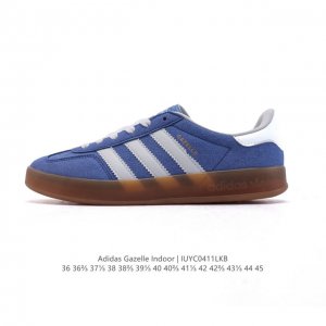 阿迪达斯 Adidas Originals Gazelle Indoor 复古三叶草防滑透明橡胶板鞋经典运动鞋。这款经典鞋,忠于原版设计,缀撞色三条纹和鞋跟饰片