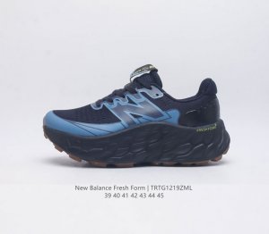 新百伦 [New Balance] Fresh Form 男士运动鞋 厚底增高跑鞋 这款跑鞋不仅有着以大数据为基础的fresh Foam虎蜂大底 还有着独创的h