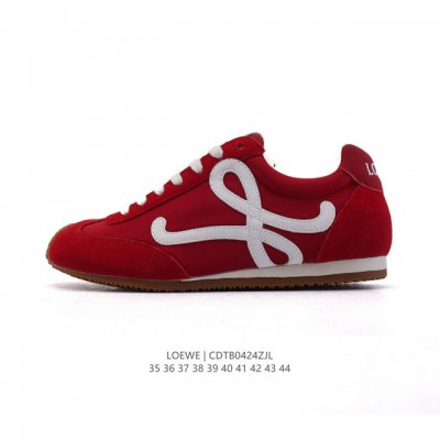 公司级 Loewe 罗意威 Ballet Runner 皮革织物拼接 简约圆头 系带 低帮 运动休闲鞋这双鞋是Loewe新发布的Ballet Runner ，被