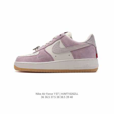 耐克 Nike Air Force 1 '07 Low 空军一号含气垫 低帮百搭厚底增高休闲运动板鞋。柔软、弹性十足的缓震性能和出色的中底设计，横跨复古与现代的 - 点击图像关闭