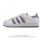 阿迪达斯 Adidas Superstar 2025年新款鞋子 经典贝壳头系列 新款休闲板鞋潮流男女士运动鞋 。鞋面皮革拼接材质 标志性的贝壳鞋头，简约的线条。