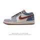 耐克 乔丹air Jordan 1 Low Aj1 乔1 乔丹1代aj1 低帮复古文化休闲运动篮球鞋。该鞋款从 19 年元年款汲取设计灵感，焕新演绎简约经典外观