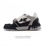 Lv Skate Sneaker 路易威登 2025年新款运动板鞋 蛇年限定 春夏秀场初次亮相，此次以粒面牛皮革焕新呈现。加垫鞋领和鞋舌援引滑板鞋设计，科技鞋带