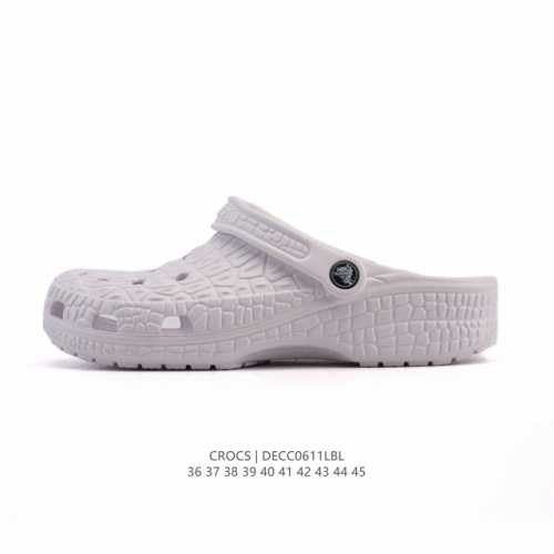 新款 Crocs 卡骆驰 鳄鱼纹鞋面运动 休闲 沙滩 包头 拖鞋 经典洞洞鞋 家居凉拖鞋 一式两用！ Crocs的鞋子采用了其专利材料 Croslite。这种材