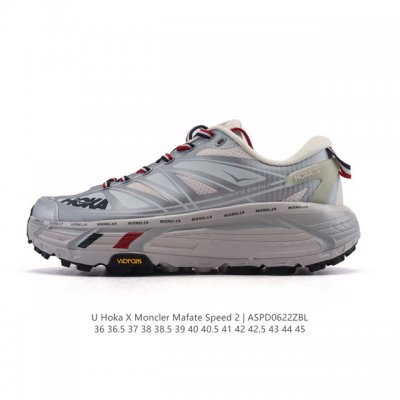 公司级 Hoka One One X Moncler 厚底增高老爹鞋，越野跑鞋中的奢侈品 产品以白色和银灰色为主色调，这个配色和以往 Hoka One One