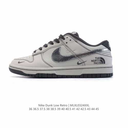 290 【公司级】耐克 Nike Dunk Low Retro 运动鞋 2025年新款 经典复古板鞋 北面北脸联名。作为 80 年代经典篮球鞋款，起初专为硬木球