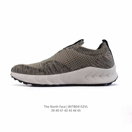 户外老爹运动鞋 The North Face 北面厚底增高跑步鞋 北脸男鞋护脚踝登山鞋 户外防水耐磨徒步鞋 具有出色的抓地力和稳定性，在户外越野中勇往直前！回弹