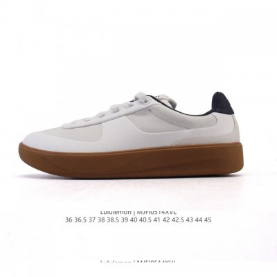 公司级 Lululemon Cityverse 露露乐蒙 板鞋 小白鞋，Lulu家的第一双男款板鞋，做的真心不错，颜值挺高的，上脚很轻盈，脚感还算舒适，整体以纯
