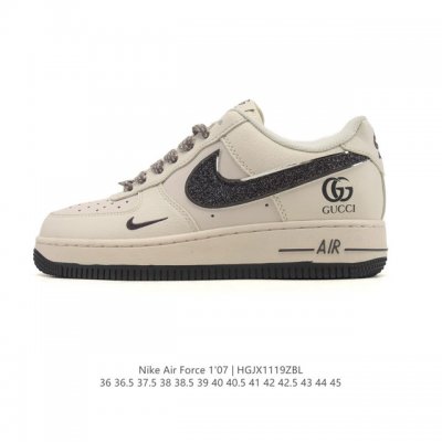 耐克 Nike Air Force 1 '07 Low 空军一号含气垫 低帮 小白鞋 百搭厚底增高休闲运动板鞋。柔软、弹性十足的缓震性能和出色的中底设计，横跨复