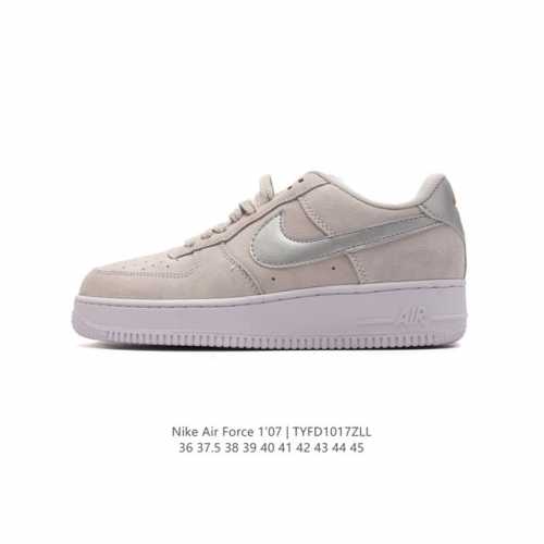 耐克 Nike Air Force 1 '07 Low 空军一号含气垫 低帮百搭厚底增高休闲运动板鞋。柔软、弹性十足的缓震性能和出色的中底设计，横跨复古与现代的