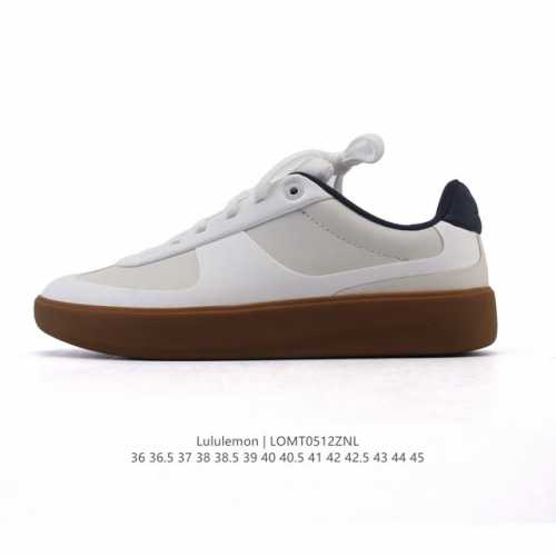公司级 Lululemon Cityverse 露露乐蒙 板鞋 小白鞋，Lulu家的第一双男款板鞋，做的真心不错，颜值挺高的，上脚很轻盈，脚感还算舒适，整体以纯