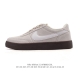 耐克板鞋 生胶米白 复古板鞋J.Crew X Nike 联名 Killshot Ii Leather 男女休闲复古运动鞋。采用米白色皮革制作鞋身，大号Swoos