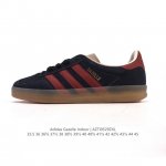 阿迪达斯 Adidas Originals Gazelle Indoor复古三叶草防滑透明橡胶板鞋经典运动鞋。这款经典鞋,忠于原版设计,缀撞色三条纹和鞋跟饰片。