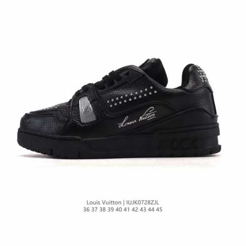 公司级 路易威登 Louis Vuitton Lv路易威登板鞋 时尚运动鞋潮厚底增高男女鞋。舒适防滑底和百搭性霸屏整个时尚娱乐圈，细节调整完美主义！采用柔软皮革