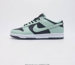 真标 耐克nike Dunk Low 板鞋 Sb系列经典百搭休闲运动板鞋加厚鞋舌的填充 使舒适性大大提升 同时也更方便穿脱中底部分则加入了脚感柔软舒适zooma