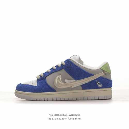 nike 耐克 耐克 Sb 采用皮革拼接固色皮材质，正确eva发泡缓震中底组合rb橡胶外底耐克nike Sb Dunk Low 扣篮系列低帮休闲运动滑板板鞋 类
