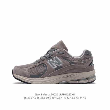新百伦 New Balance 2002R 跑鞋 男女运动鞋厚底老爹鞋。沿袭了面世之初的经典科技，以 Encap 中底配以升级版 N-Ergy 缓震物料。鞋面则 - 点击图像关闭