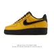 耐克 Nike Air Force 1 '07 Low 空军一号含气垫 低帮小白鞋 百搭厚底增高休闲运动板鞋。柔软、弹性十足的缓震性能和出色的中底设计，横跨复古