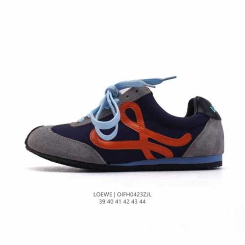 公司级 Loewe 罗意威 Ballet Runner 皮革织物拼接 简约圆头 系带 低帮 运动休闲鞋这双鞋是Loewe新发布的Ballet Runner ，被
