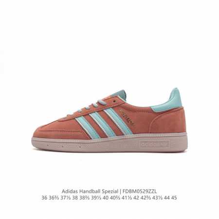阿迪达斯 Adidas Handball Spezial 三叶草学院风复古休闲板鞋 德训鞋 橡胶底柔软皮革经典运动鞋板鞋。圆头、缝合拼接设计、正面绑带、鞋舌部位 - 点击图像关闭
