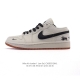公司级 耐克 乔丹Air Jordan 1 Low Aj1 乔1 乔丹1代Aj1 低帮复古文化休闲运动篮球鞋。从1985 年面世的元年款汲取设计灵感，采用简洁大