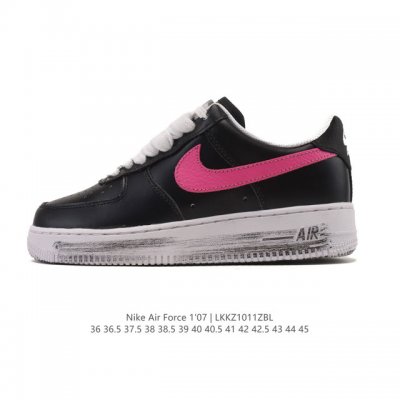 耐克 Nike Air Force 1 '07 Low 空军一号含气垫 小白鞋 低帮百搭厚底增高休闲运动板鞋。柔软、弹性十足的缓震性能和出色的中底设计，横跨复古